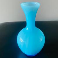 Vaso in vetro opalino turchese anni 50