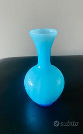Vaso in vetro opalino turchese anni 50