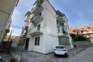 3 LOCALI A TORRE DEL GRECO