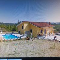 Villa con piscina e terreno