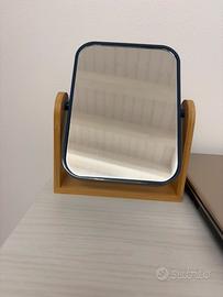 Specchio da tavolo reclinabile con base in legno