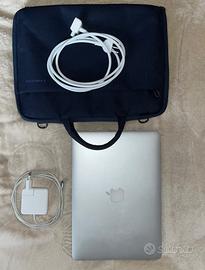 Macbook Air 13" 2017 + Borsa + Cavi