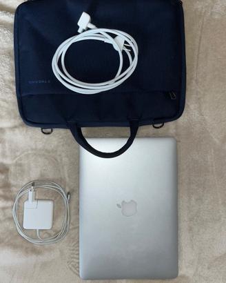 Macbook Air 13" 2017 + Borsa + Cavi