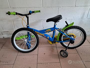 Bicicletta di topolino con rotelle
