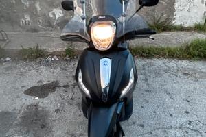 Piaggio Beverly 350