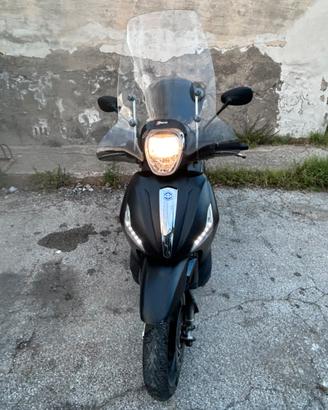 Piaggio Beverly 350