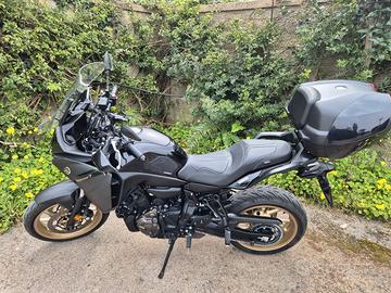 Yamaha Tracer 7 2023 accessoriata, garanzia 2028