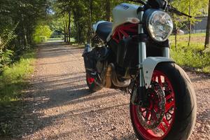 Ducati Monster 821