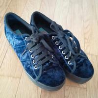 JC Play by Jeffrey Campbell