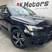 VOLVO XC40 B3 automatico Plus Dark