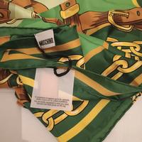 Foulard Moschino