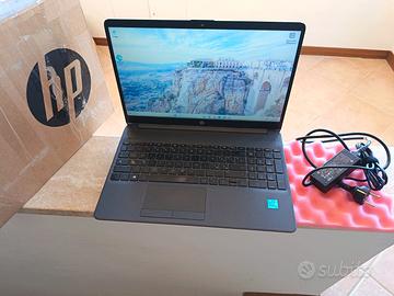 HP 250 G8 15,6" 4-core i3-11gen 16 GB 750GB MVMe