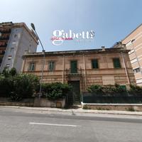 1° Piano in edificio nobiliare e d'epoca A/16