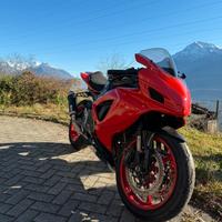Suzuki Gsxr 750 k7