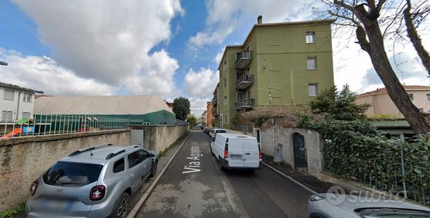 Stanza singola in zona servita