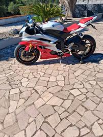 Yamaha R6 5000€ trattabili