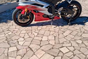 Yamaha R6 5000€ trattabili