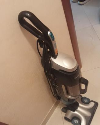 SCOPA ELETTRICA  CON LAVAGGIO A VAPORE ROWENTA
