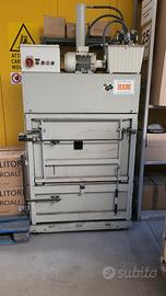 Compattatore per cartoni