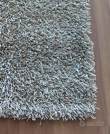 Tappeto a fili lunghi argento 70x140