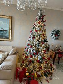 Albero di Natale innevato