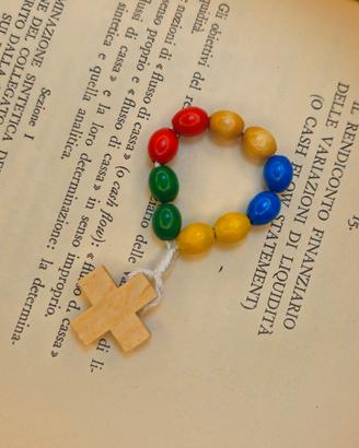 decina rosario color arcobaleno in legno d'ulivo