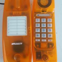 Telefono fisso con tasti alla cornetta 