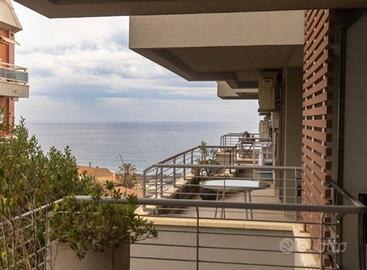 Lungomare lussuoso 100 mq vista mare p.auto garage