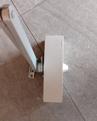 Chiudiporta aereo mab