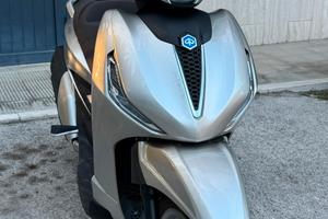 Beverly 400 HPE 2022