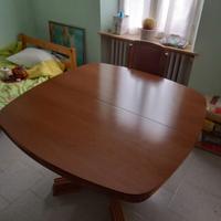 1 tavolo e 6 sedi