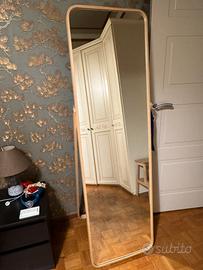 Specchio da terra IKORNNES IKEA in frassino 52x167