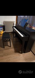 pianoforte Yamaha clavinova CLP 745 come nuovo 