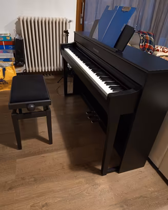 pianoforte Yamaha clavinova CLP 745 come nuovo 