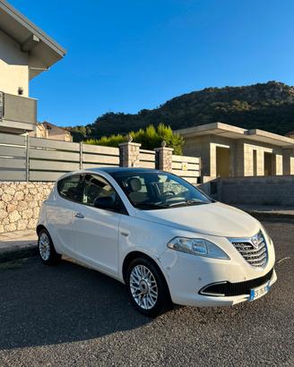 LANCIA ypsilon FULL OPTIONAL