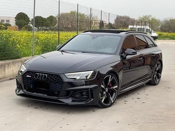 Audi rs4 Performance 530cv total black