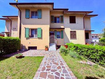 VILLA A SCHIERA A FLERO