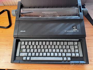 macchina da scrivere elettrica Olivetti