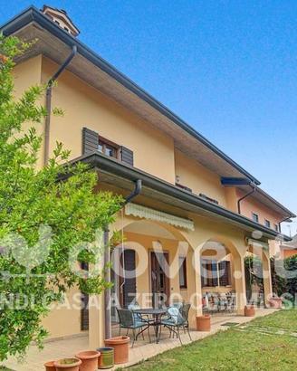 Villetta a schiera di 392 m² con più di 5 locali e