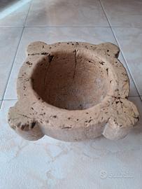 Antico mortaio in marmo