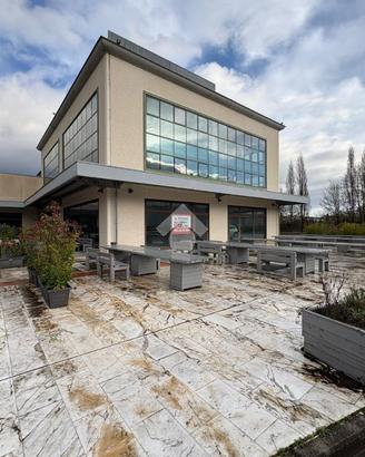 NEGOZIO A RIGNANO SULL'ARNO