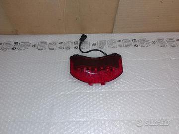 Faro fanale posteriore triumph speed triple 1050