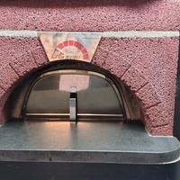 Forno per pizze alimentazione Metano o Legna