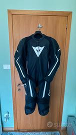 Tuta taglia 50 e stivali 42 Dainese