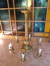 Lampadario antico in legno dorato intagliato