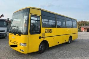 SCUOLABUS IVECO 80 E 18 SITCAR