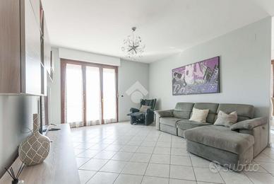 5 LOCALI A ROSETO DEGLI ABRUZZI