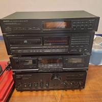 Impianto stereo completo di giradischi e casse