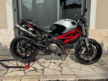 Ducati Monster 796
