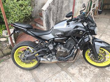 MT07 2016 A2